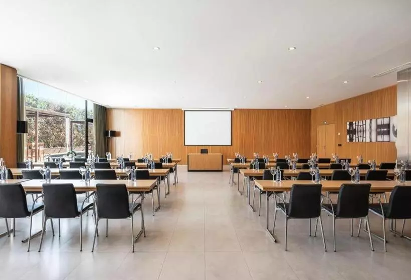 Отель Exe Zizur Pamplona