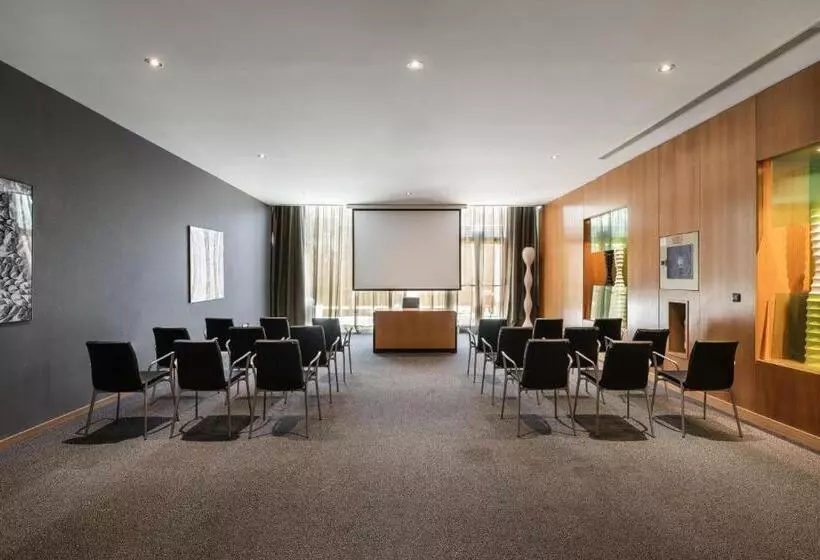 Отель Exe Zizur Pamplona