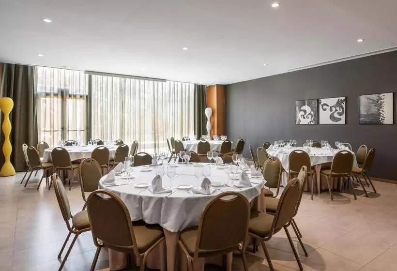 Отель Exe Zizur Pamplona