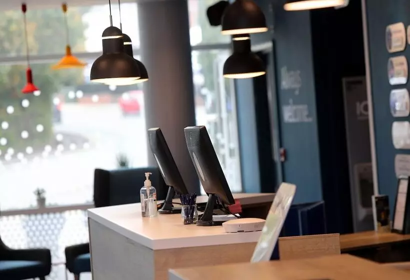 Otel Holiday Inn Express, Chester Racecourse, An Ihg