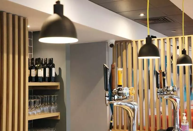 Otel Holiday Inn Express, Chester Racecourse, An Ihg