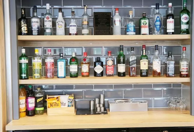 Otel Holiday Inn Express, Chester Racecourse, An Ihg