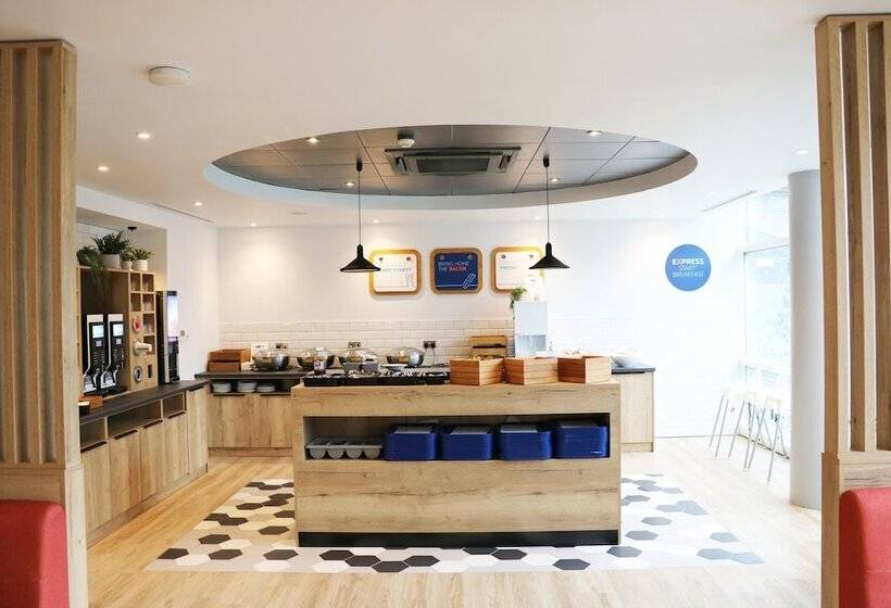 ホテル Holiday Inn Express, Chester Racecourse, An Ihg