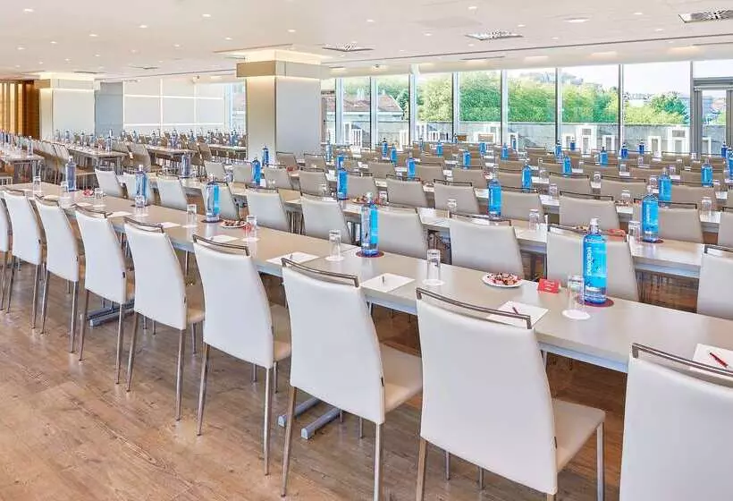 Отель NH Collection Santiago De Compostela