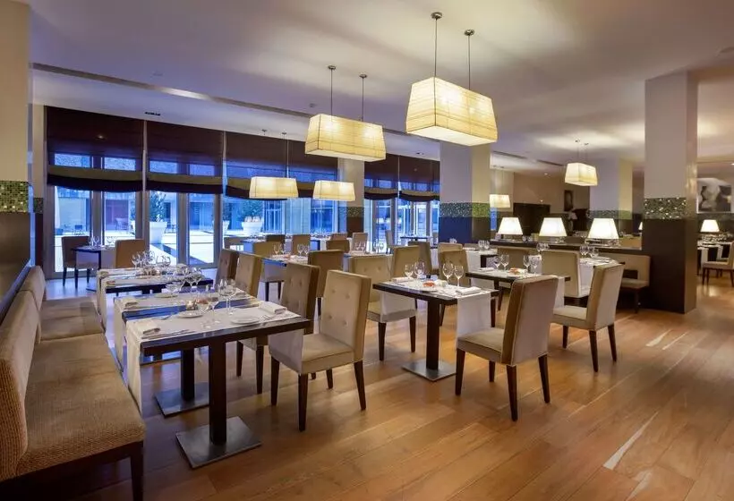 Отель NH Collection Santiago De Compostela