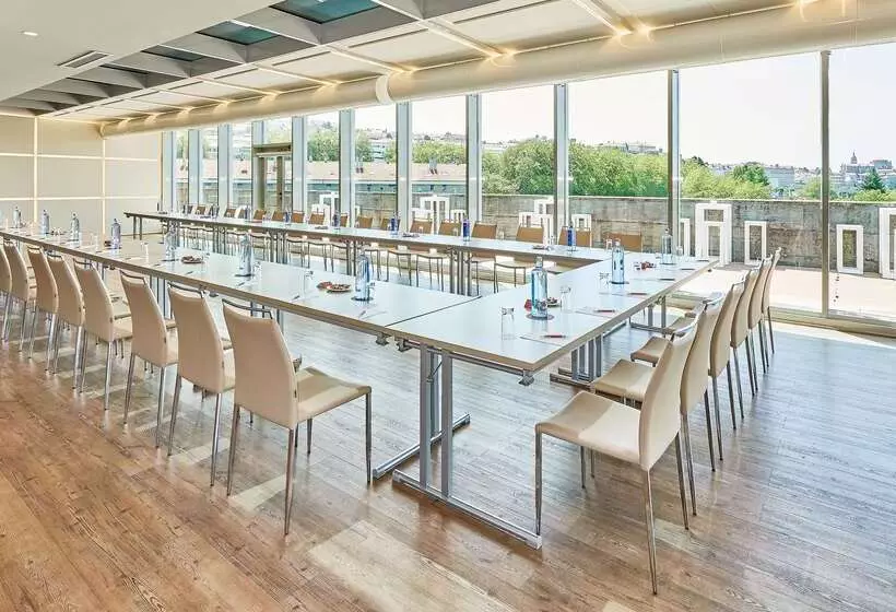 Отель NH Collection Santiago De Compostela