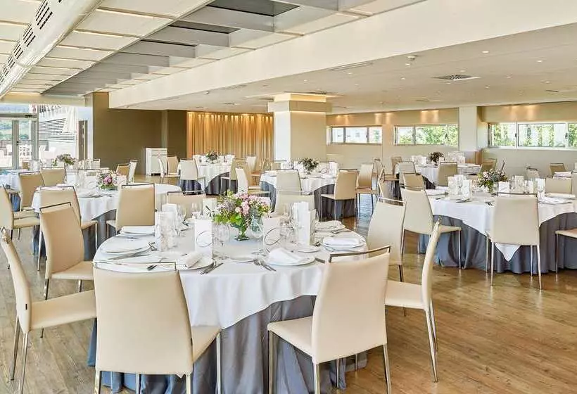 Отель NH Collection Santiago De Compostela