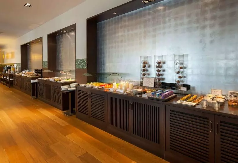 Отель NH Collection Santiago De Compostela