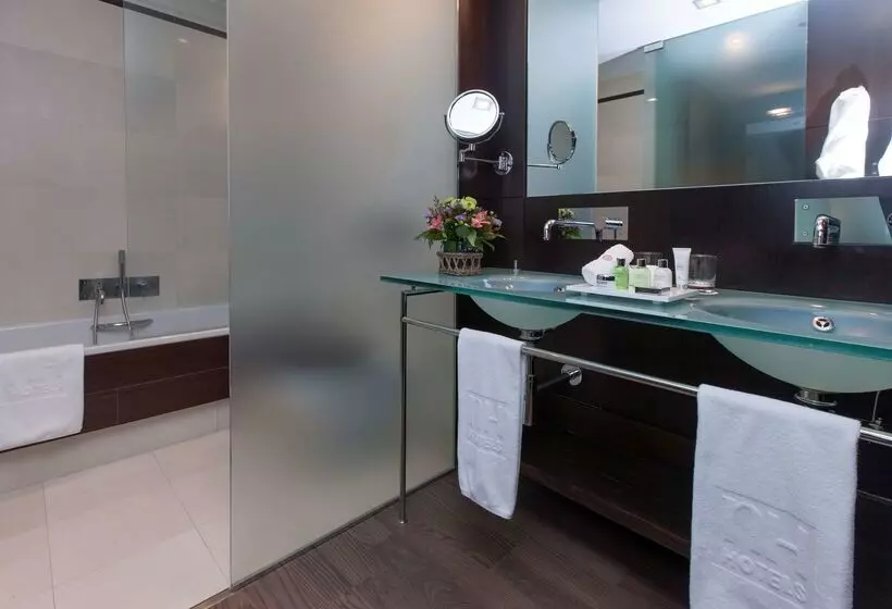 Отель NH Collection Santiago De Compostela