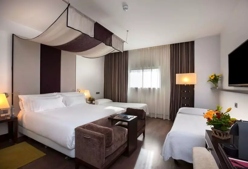 Отель NH Collection Santiago De Compostela