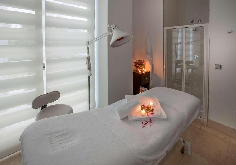 בית מלון כפרי NH Collection Santiago De Compostela