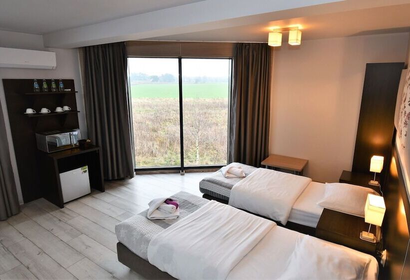 فندق Sleepinn Gdansk Airport