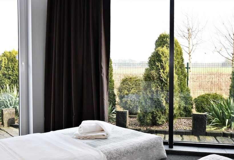 فندق Sleepinn Gdansk Airport