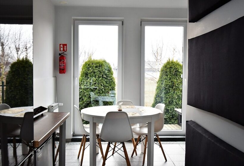 فندق Sleepinn Gdansk Airport