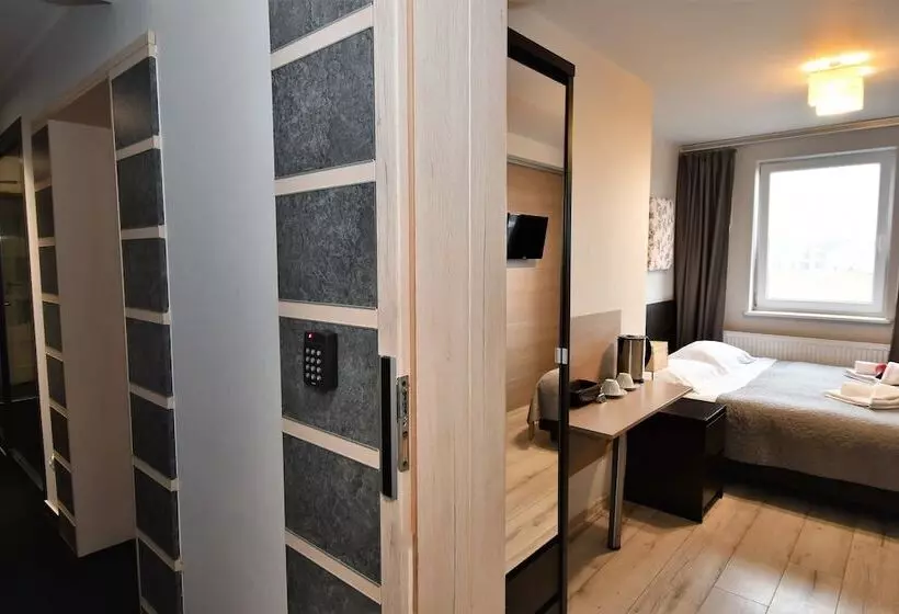 ホテル Sleepinn Gdansk Airport