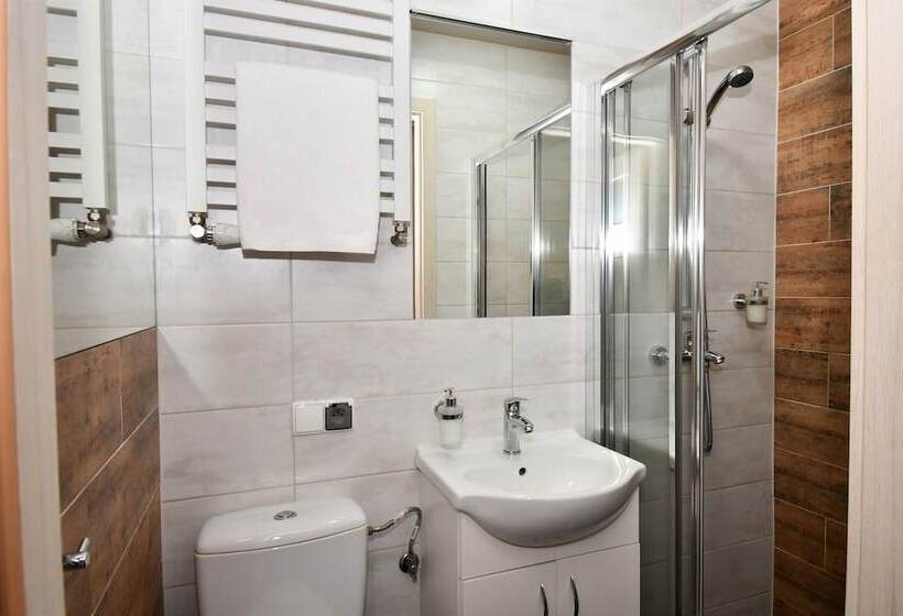 فندق Sleepinn Gdansk Airport