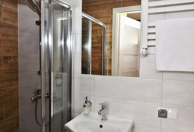 ホテル Sleepinn Gdansk Airport