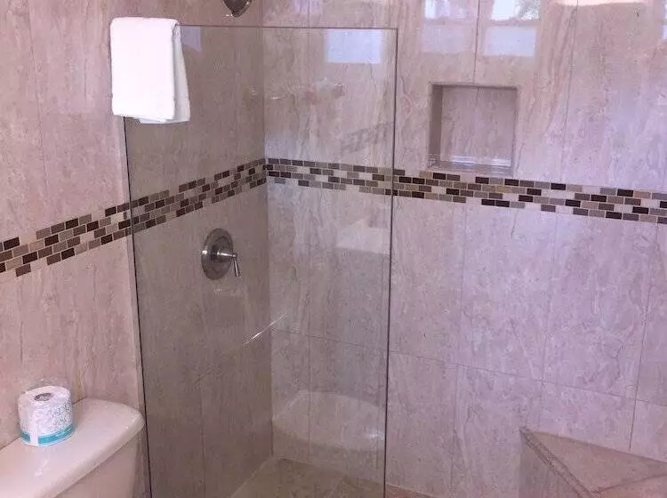 Dickenson Bay Oasis Antigua Village