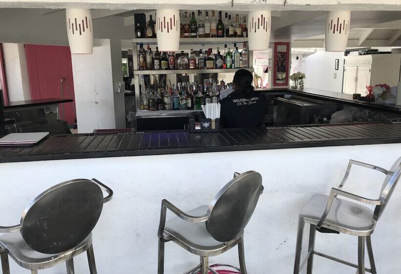 Dickenson Bay Oasis Antigua Village