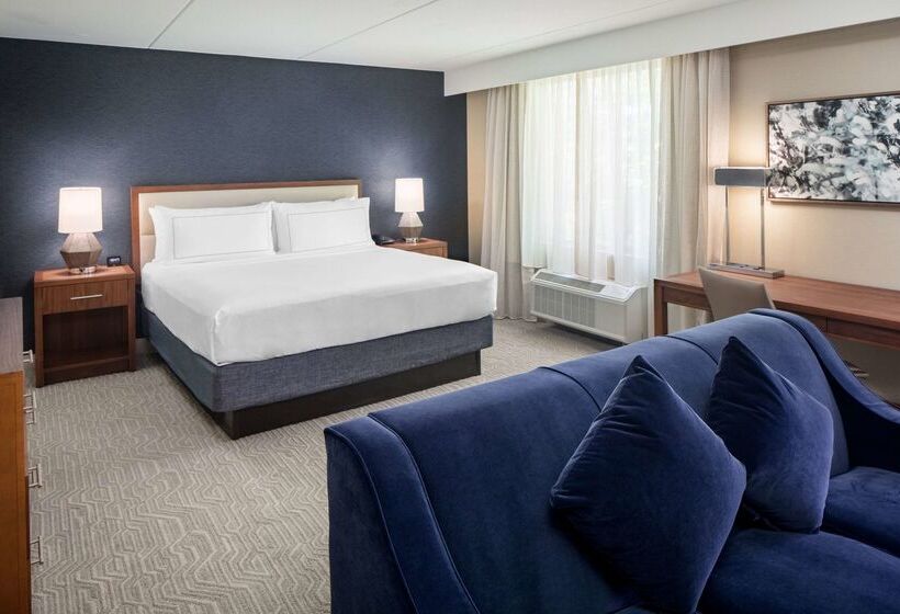 هتل Doubletree By Hilton Ann Arbor North