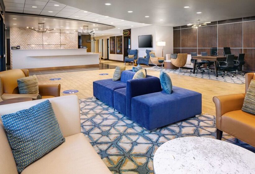 هتل Doubletree By Hilton Ann Arbor North