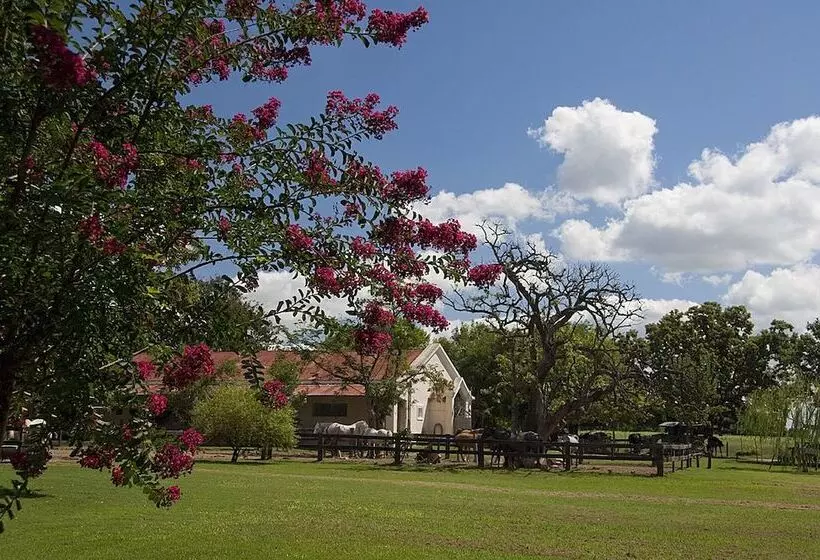 Отель Estancia El Ombu De Areco