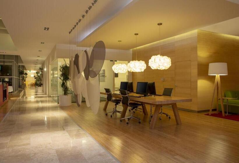 Отель Fiesta Inn Centro Historico