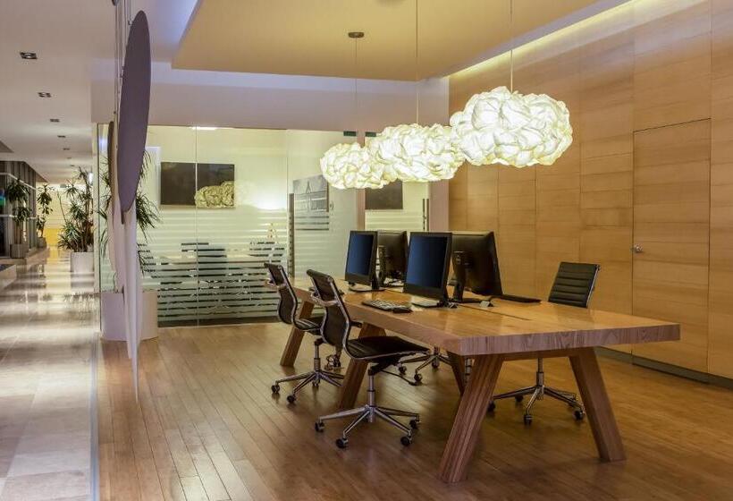 Отель Fiesta Inn Centro Historico