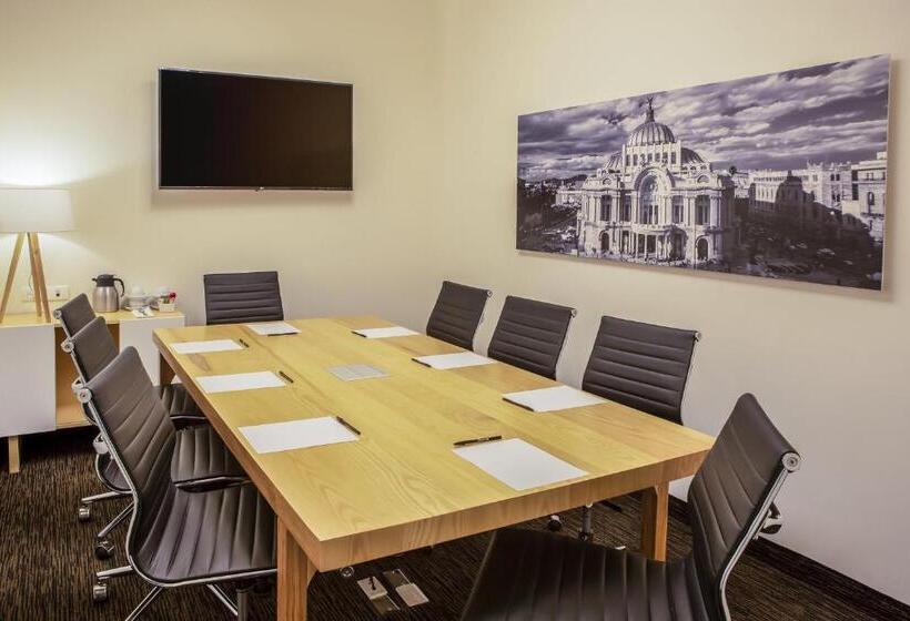 Отель Fiesta Inn Centro Historico