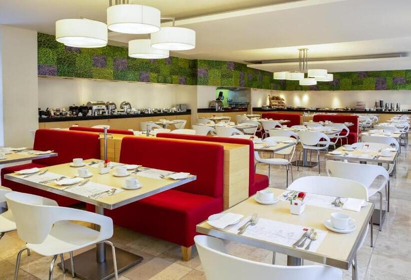 Отель Fiesta Inn Centro Historico