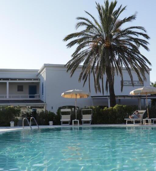 Otel Les Sables Noirs & Spa