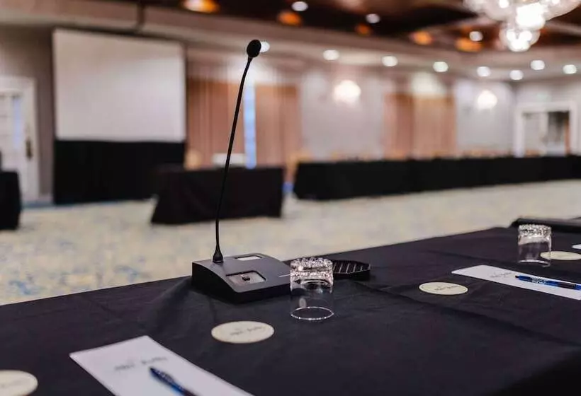 Отель Mill Falls At The Lake