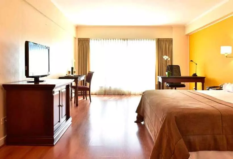 Hotelli Pestana Buenos Aires