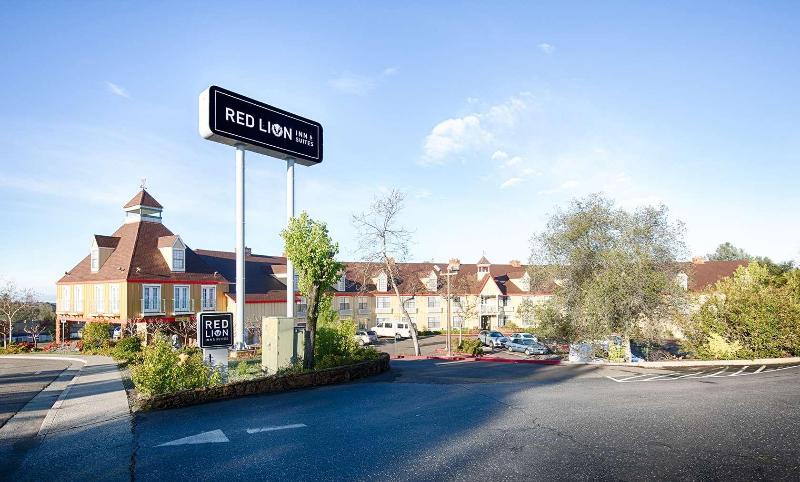 호텔 Red Lion Inn & Suites Auburn