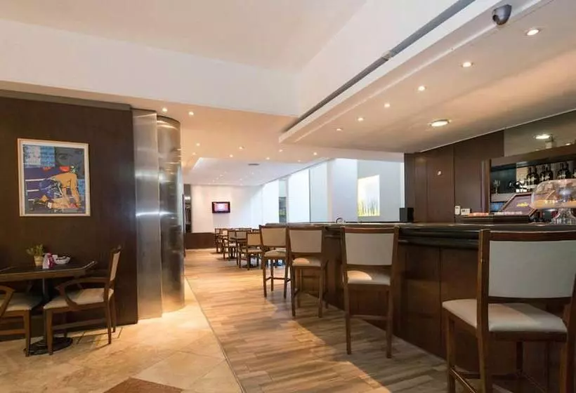 Urquiza Apart Hotel & Suites