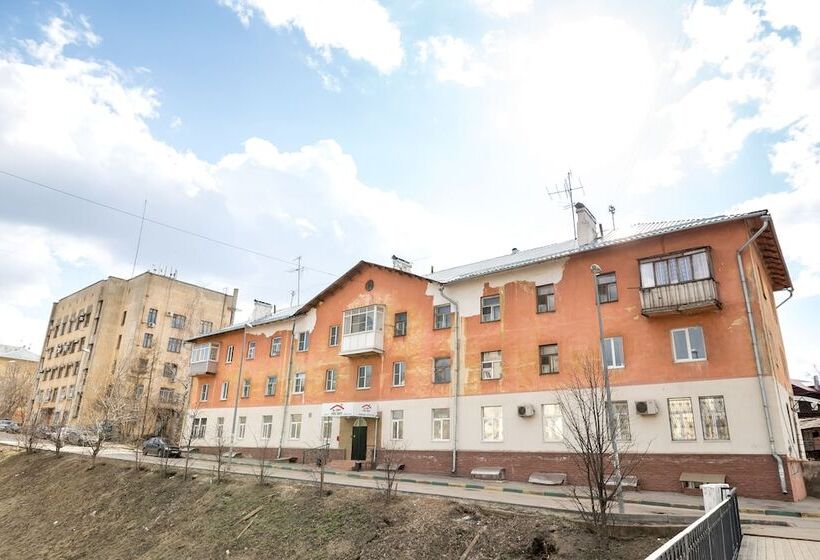 Отель Happy Holiday Hostel