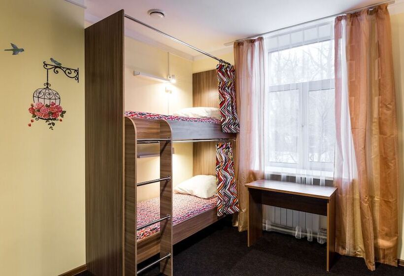 Отель Happy Holiday Hostel