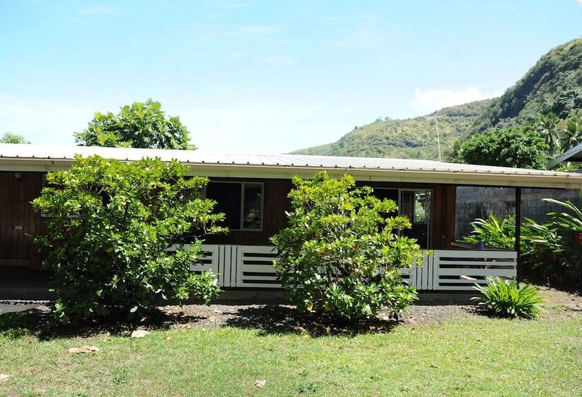 هتل Pension Te Miti Hostel