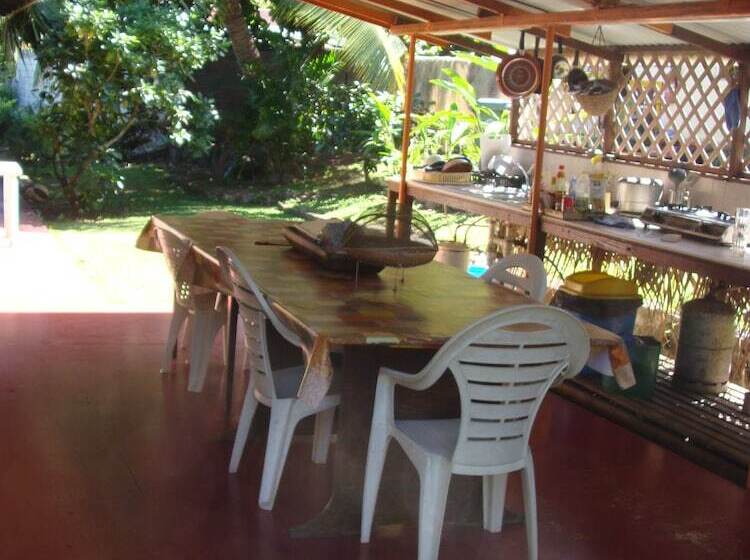 هتل Pension Te Miti Hostel