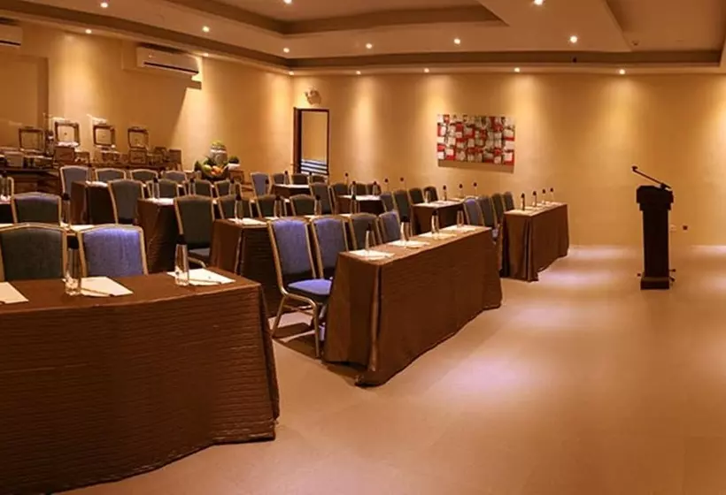 Hotelli The Oriental Leyte