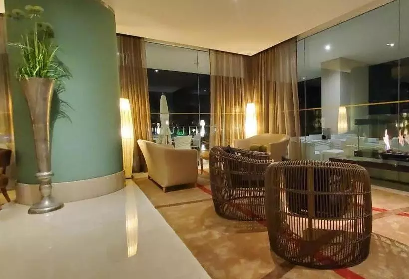 בית מלון כפרי Cascais Miragem Health & Spa