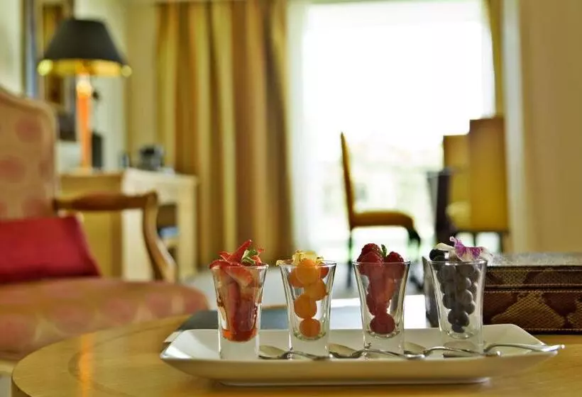 בית מלון כפרי Cascais Miragem Health & Spa