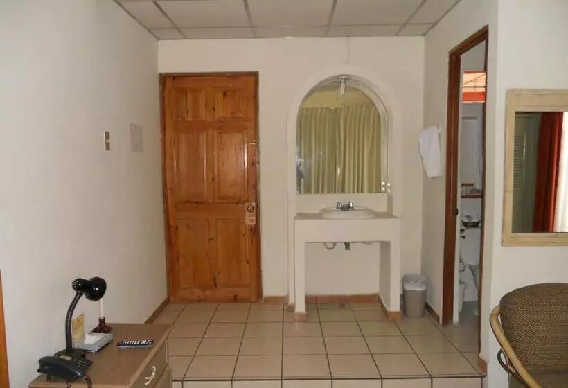 호텔 Mediterráneo Plaza