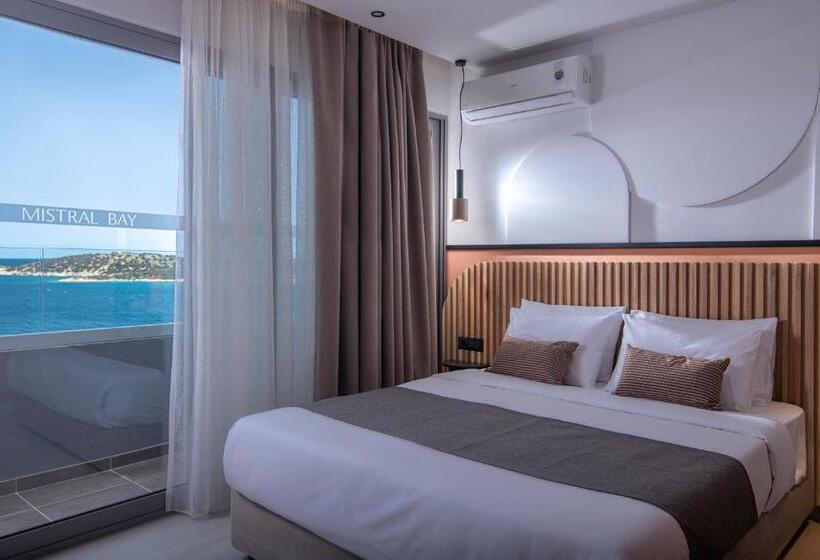 هتل Mistral Bay