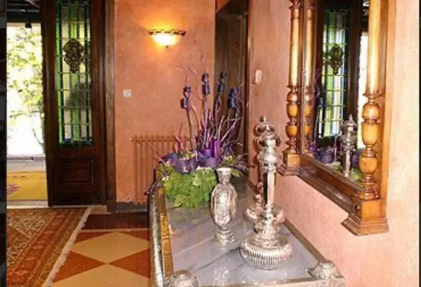 Отель Palacio De Miraflores