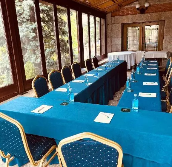 Отель Palacio De Miraflores