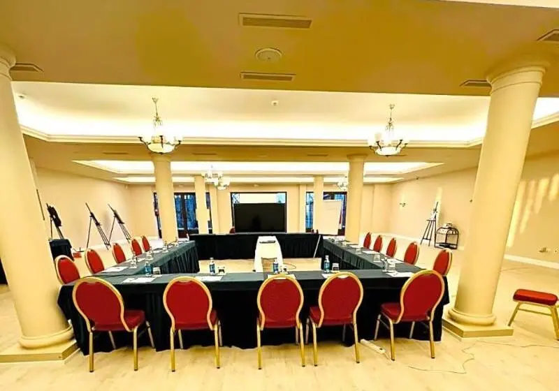 هتل Palacio De Miraflores