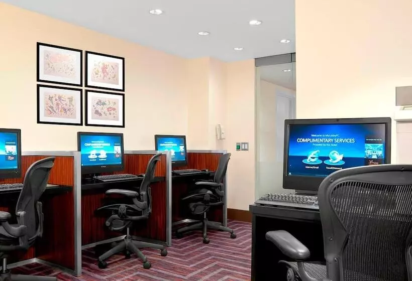 The Lexington Hotel, Autograph Collection