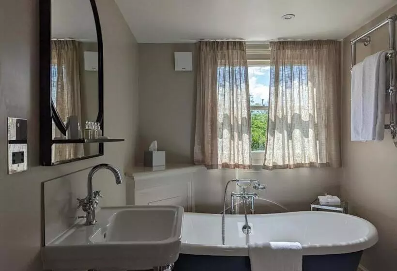 هتل Richmond Hill