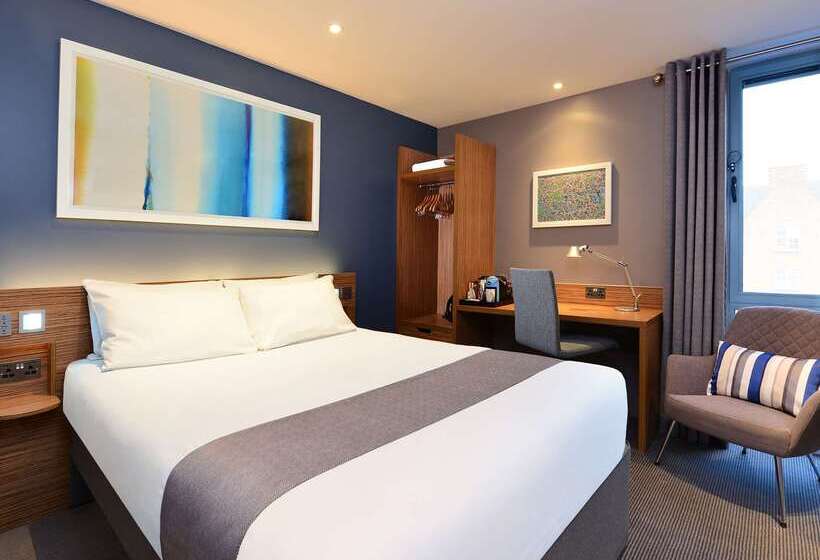 هتل Travelodge London City Airport